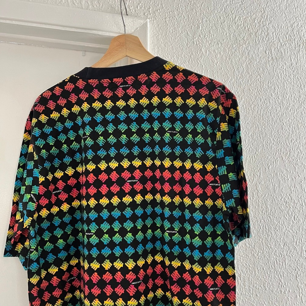 Undefeated Ruthless 07 All Over Print Shirt Mens Medium AOP Rainbow - Picture 7 of 7